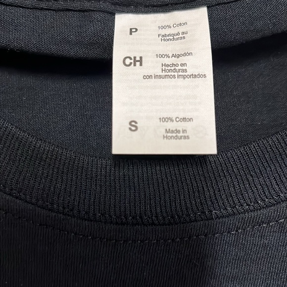 FRIENDS T-Shirt. NWOT! - Picture 3 of 5